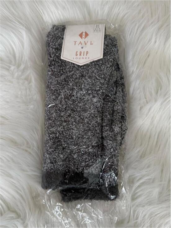 Tavi Other - Tavi Grip Chenille Lounge Socks One Size NWT